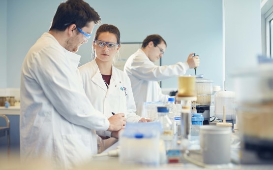 Students working in a lab